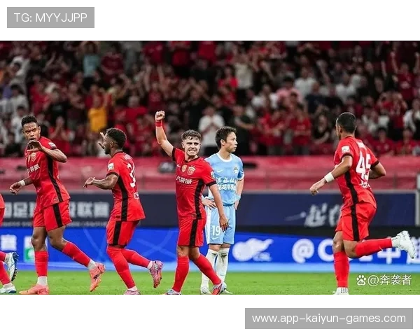 随着申花1-0深圳河南绝杀成都！中超新排名，前3差4分海港收大礼，申花对深圳首发